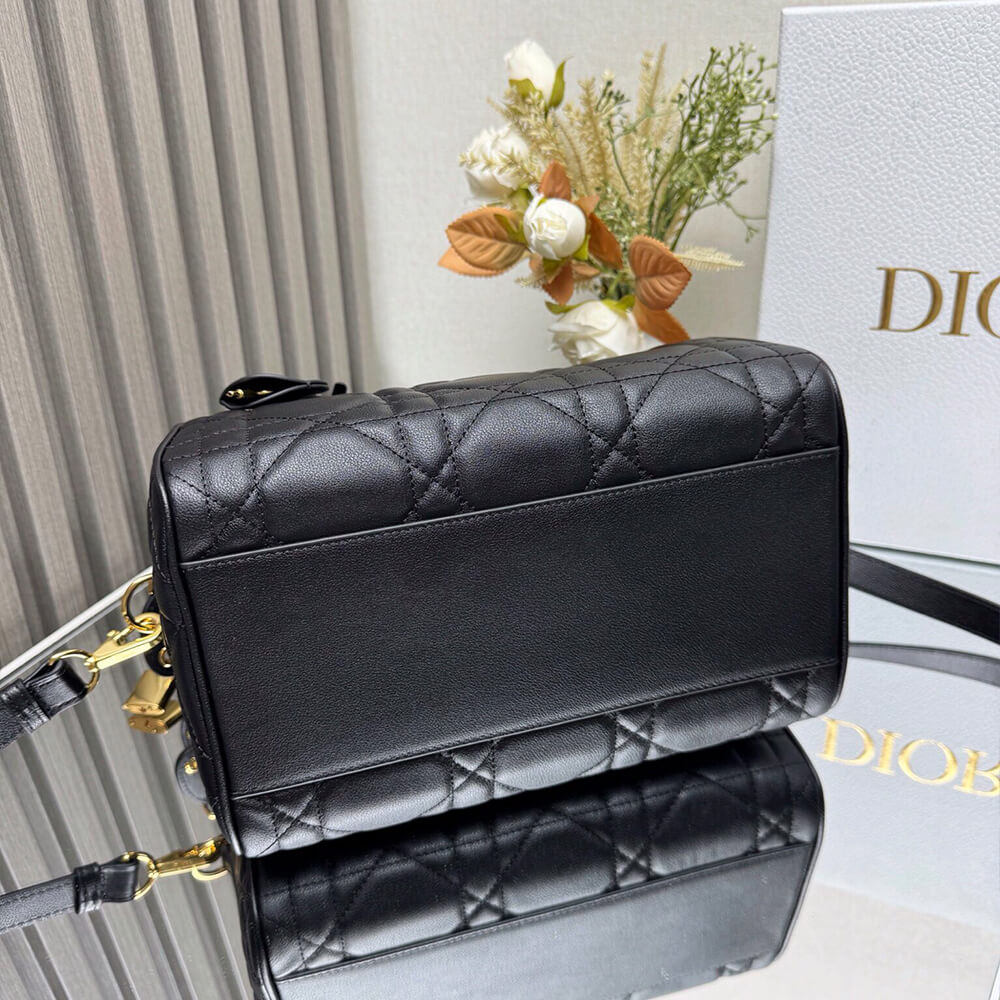 Dior Groove 25 Bag - Replica Luxury Bags™