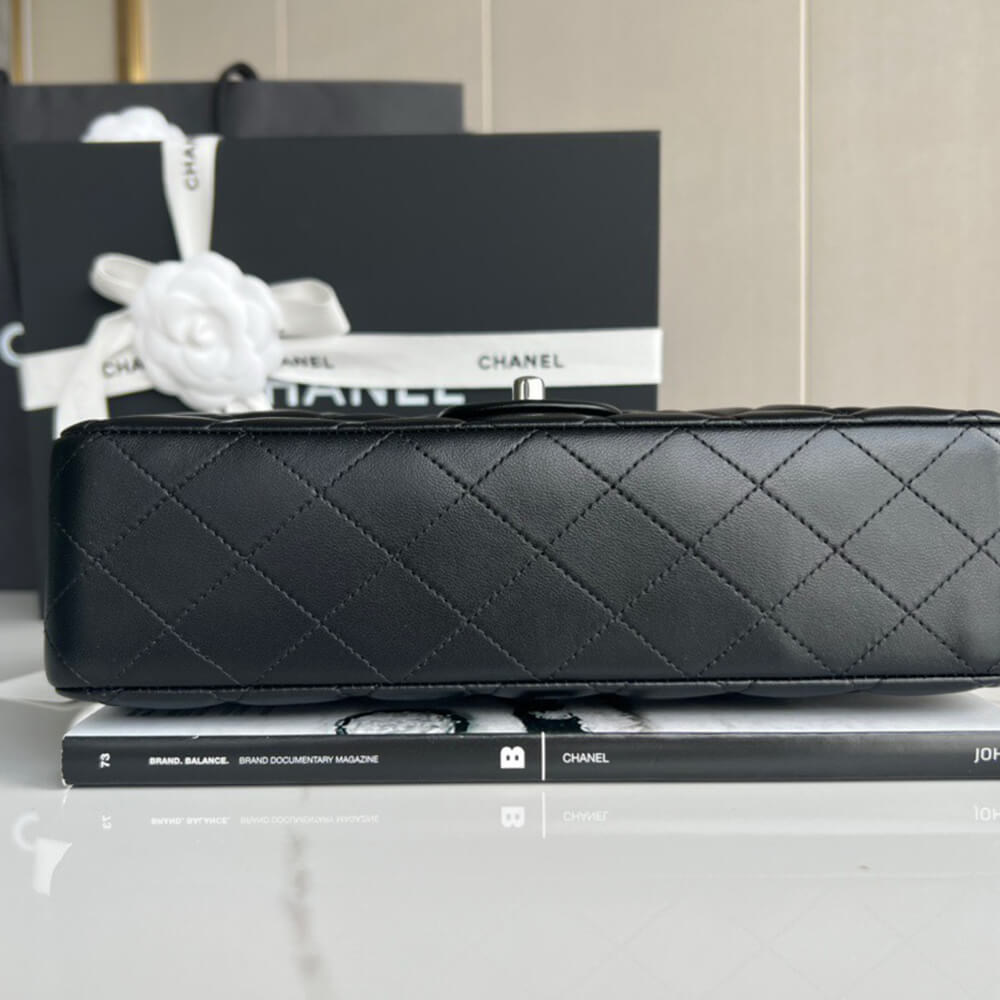 Chanel Classic Flap Handbag - Replica Luxury Bags™