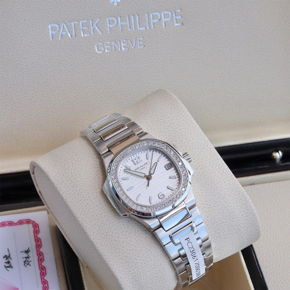 Patek Philippe Nautilus 7010/1R - Replica Luxury Bags™