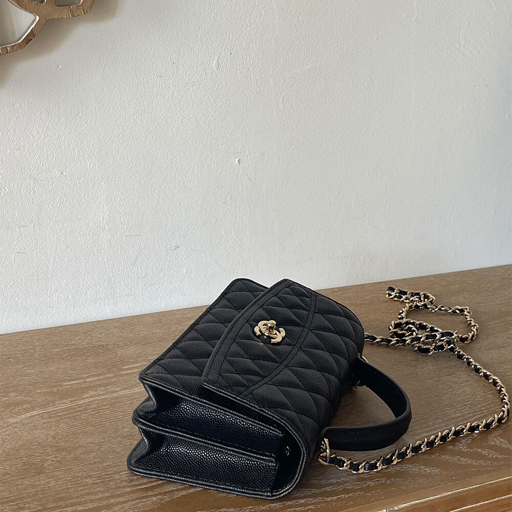 Chanel Clutch Bag With Chain and Top Handle - Replica Luxury Bags™