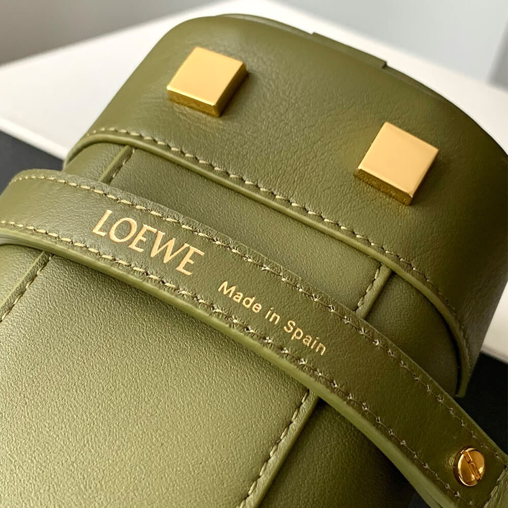 Loewe Amazona 23 Cropped Bag in Nappa Calfskin - Replica Luxury Bags™