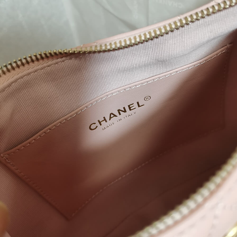 Chanel Hobo Handbag in Pink - Replica Luxury Bags™