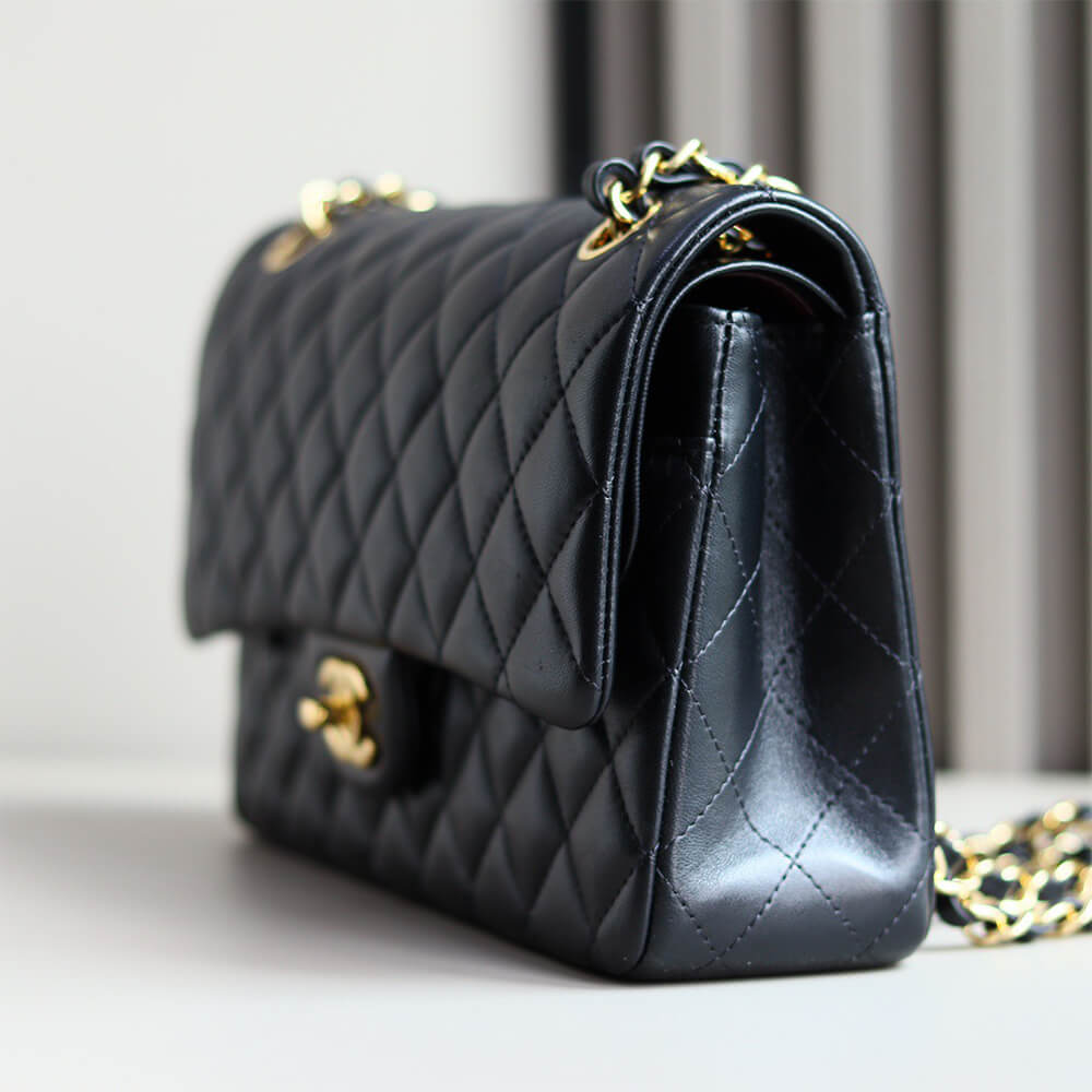 Chanel Classic Flap Handbag - Replica Luxury Bags™