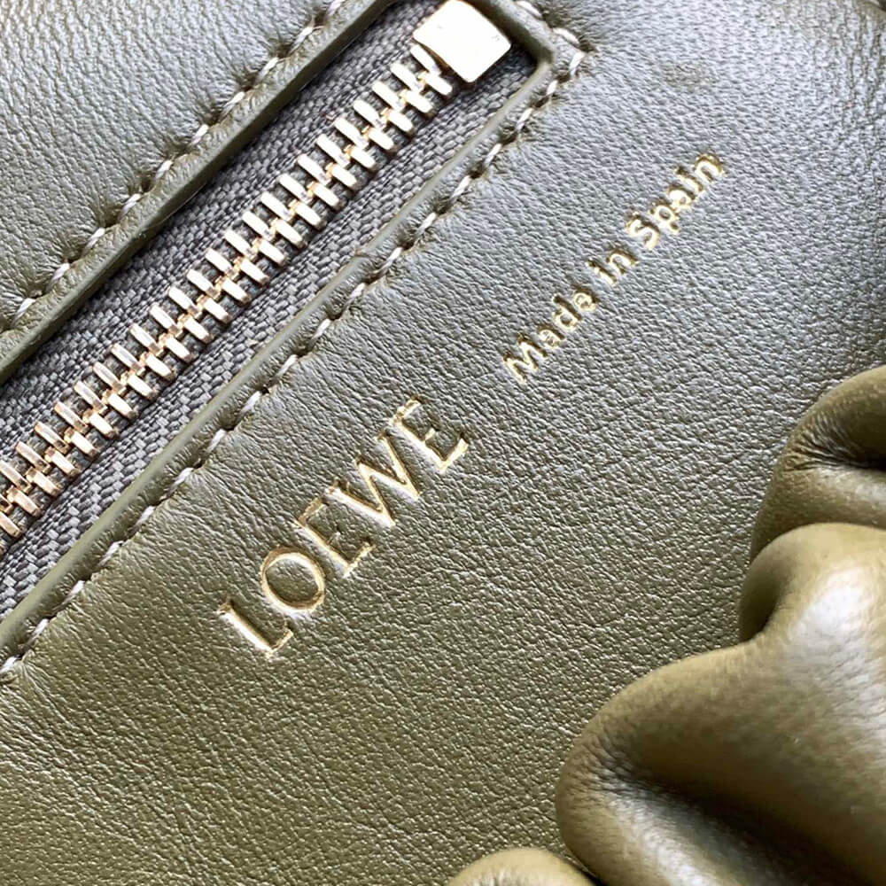Loewe Medium Squeeze Bag in Nappa Lambskin - Replica Luxury Bags™