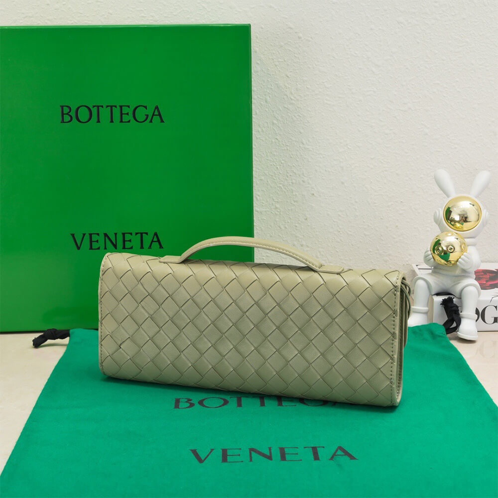 Bottega Veneta Andiamo Clutch Bag - Replica Luxury Bags™