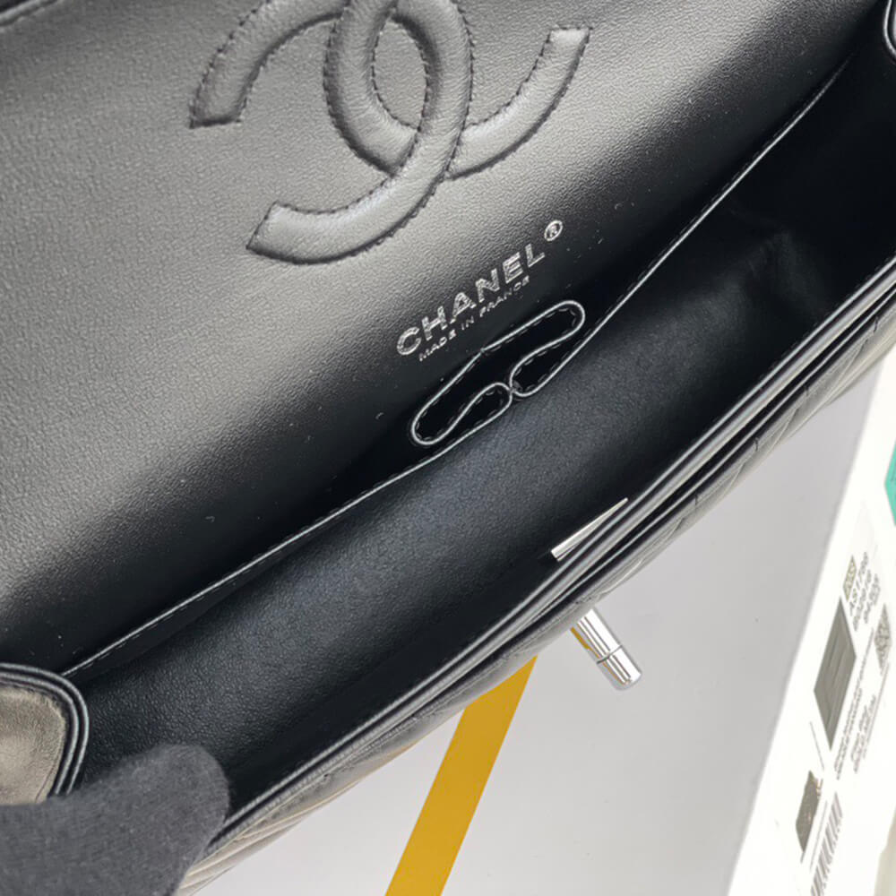 Chanel Classic Chevron Medium Flap Bag - Replica Luxury Bags™