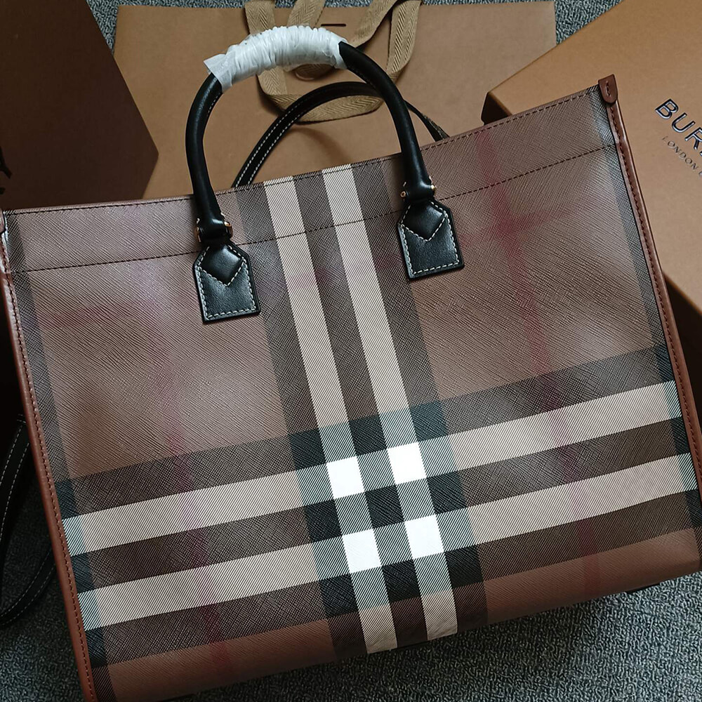 Burberry Medium Freya Tote Bag - Replica Luxury Bags™