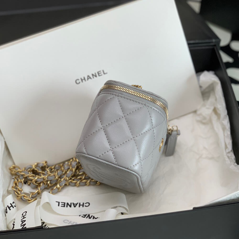 Chanel Quilted Pearl Crush Mini Vanity Case Bag - Replica Luxury Bags™