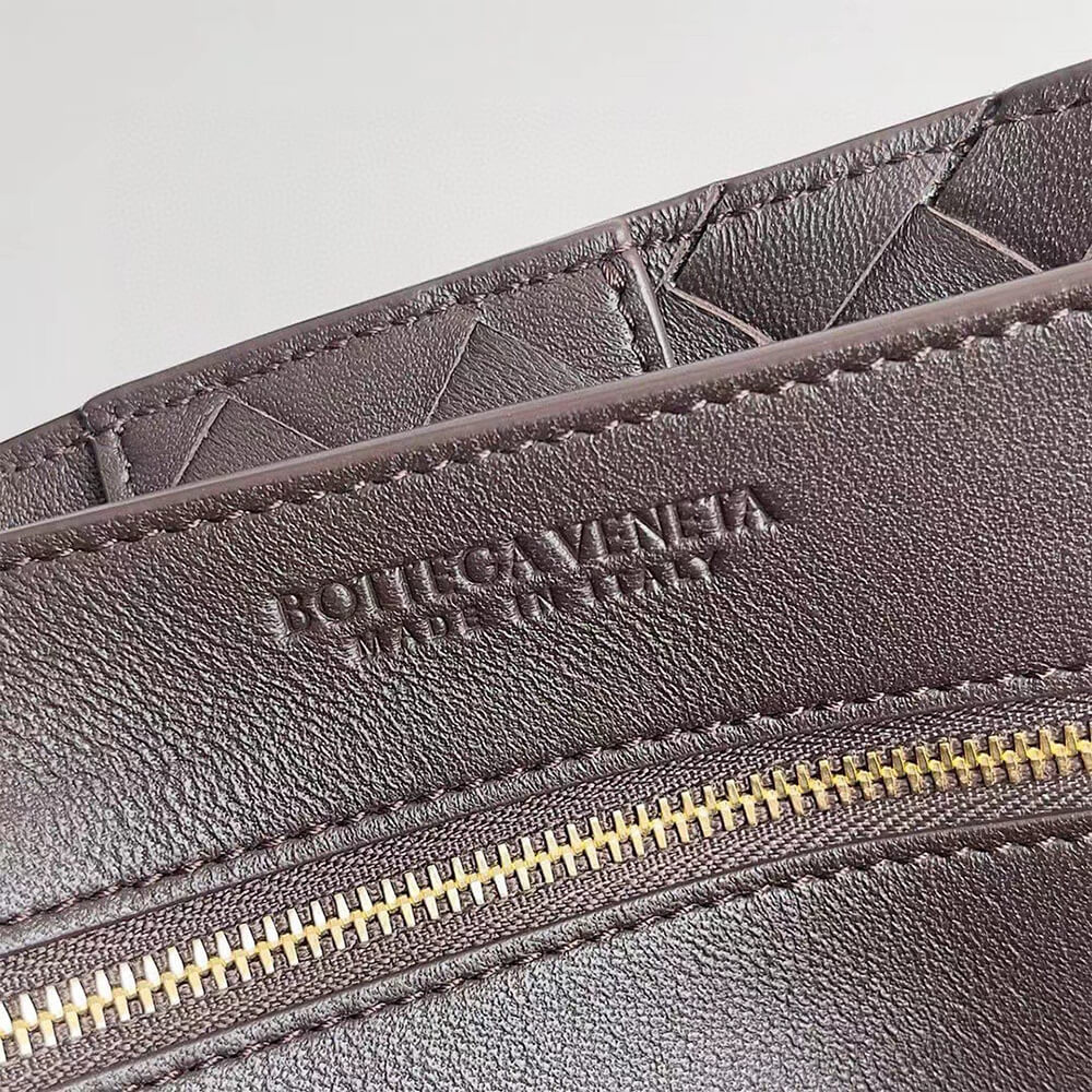 Bottega Veneta Medium Andiamo Bag - Replica Luxury Bags™