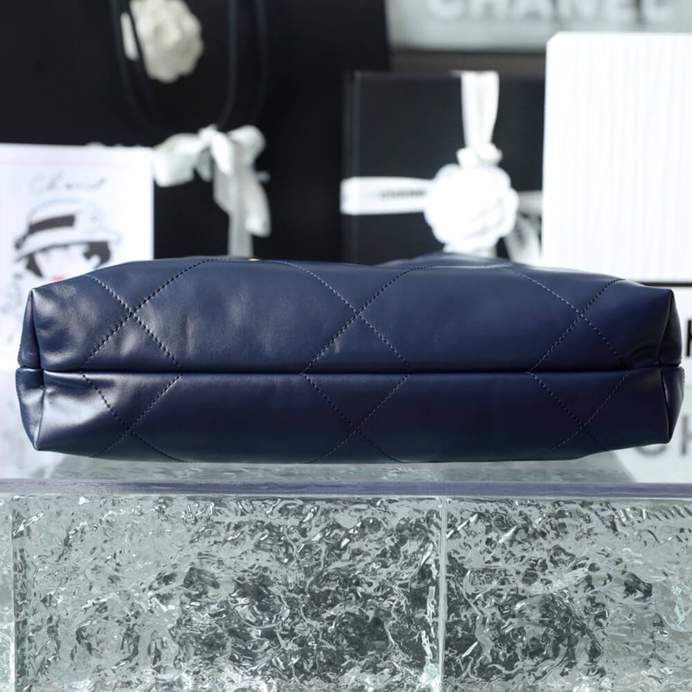 Chanel 22 Small Handbag - Replica Luxury Bags™