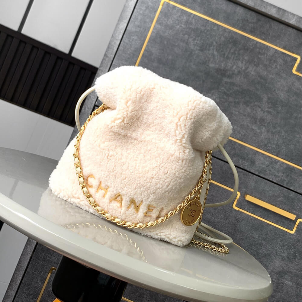 Chanel 22 Mini Handbag - Replica Luxury Bags™