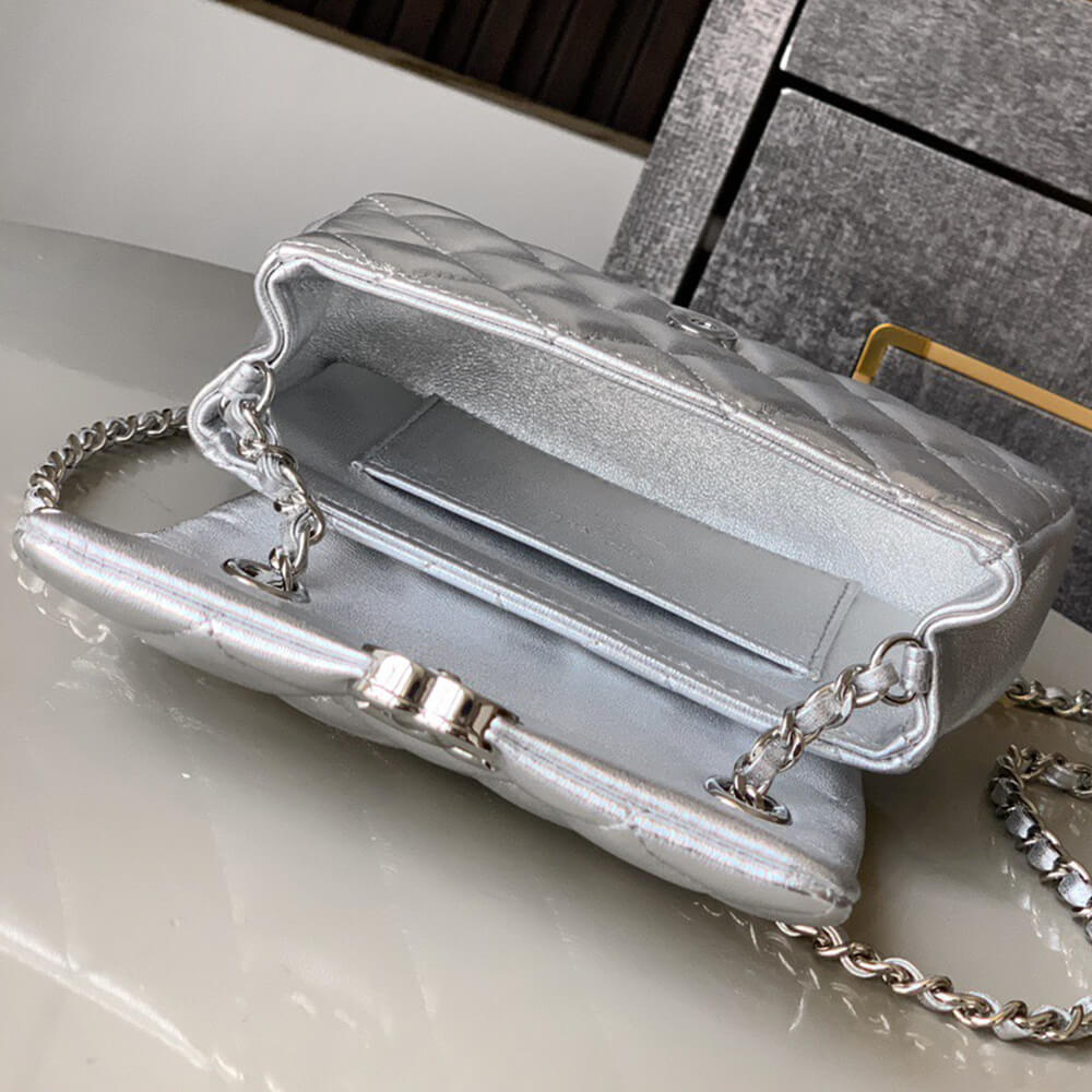 Chanel Clutch Bag with Chain - Replica Luxury Bags™