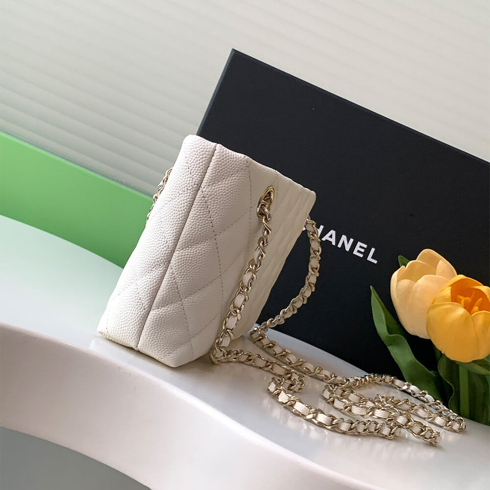Chanel Classic Clutch Bag with Chain - Replica Luxury Bags™