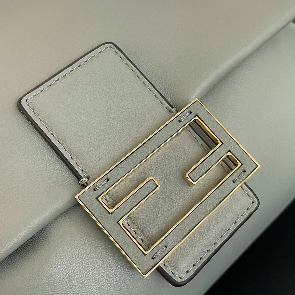 Fendi Mamma Baguette Medium Bag - Replica Luxury Bags™