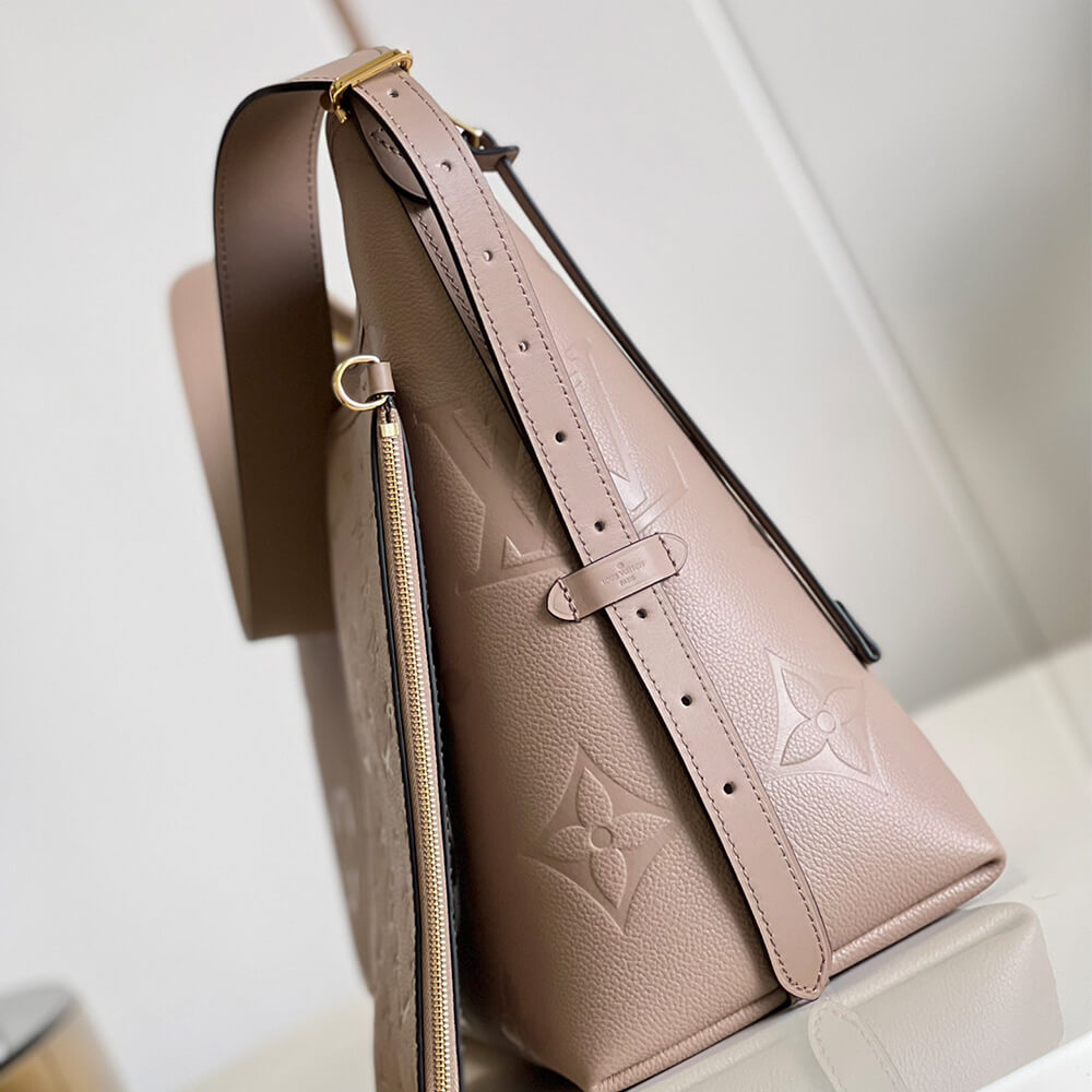 LV Carryall MM Bag Exclusively Online - Replica Luxury Bags™