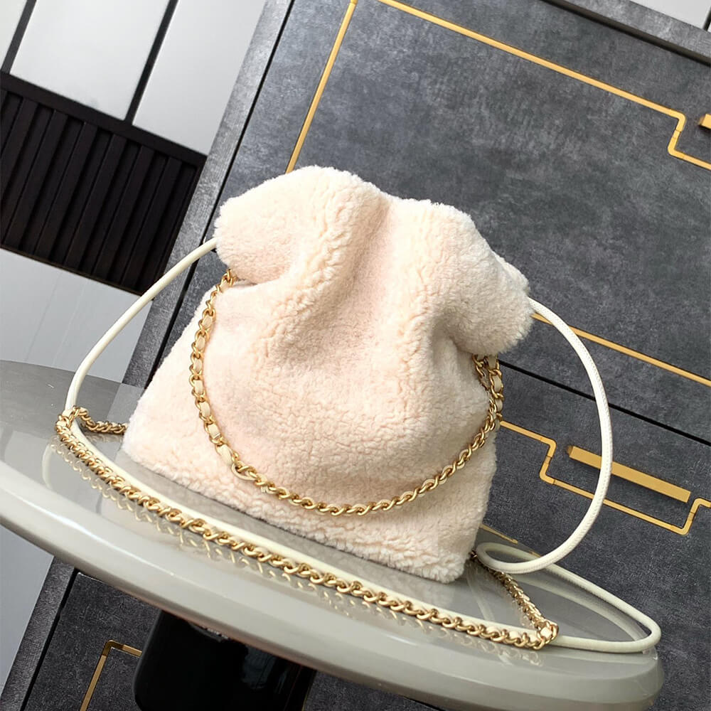 Chanel 22 Mini Handbag - Replica Luxury Bags™