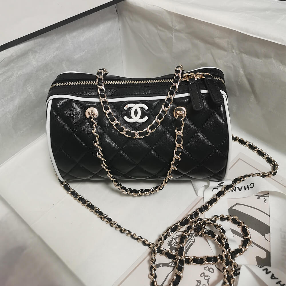 Chanel Clutch with Chain Bag - Replica Luxury Bags™