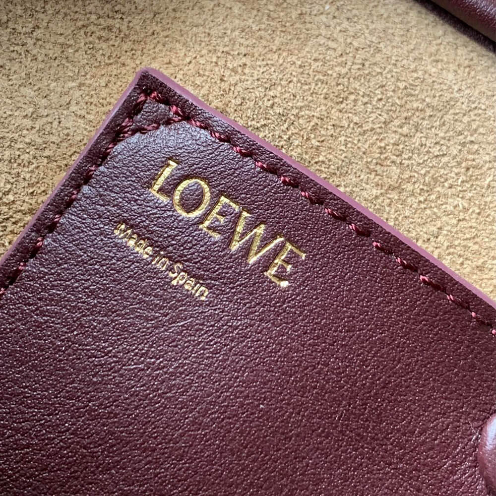 Loewe Amazona 23 Cropped Bag in Nappa Calfskin - Replica Luxury Bags™