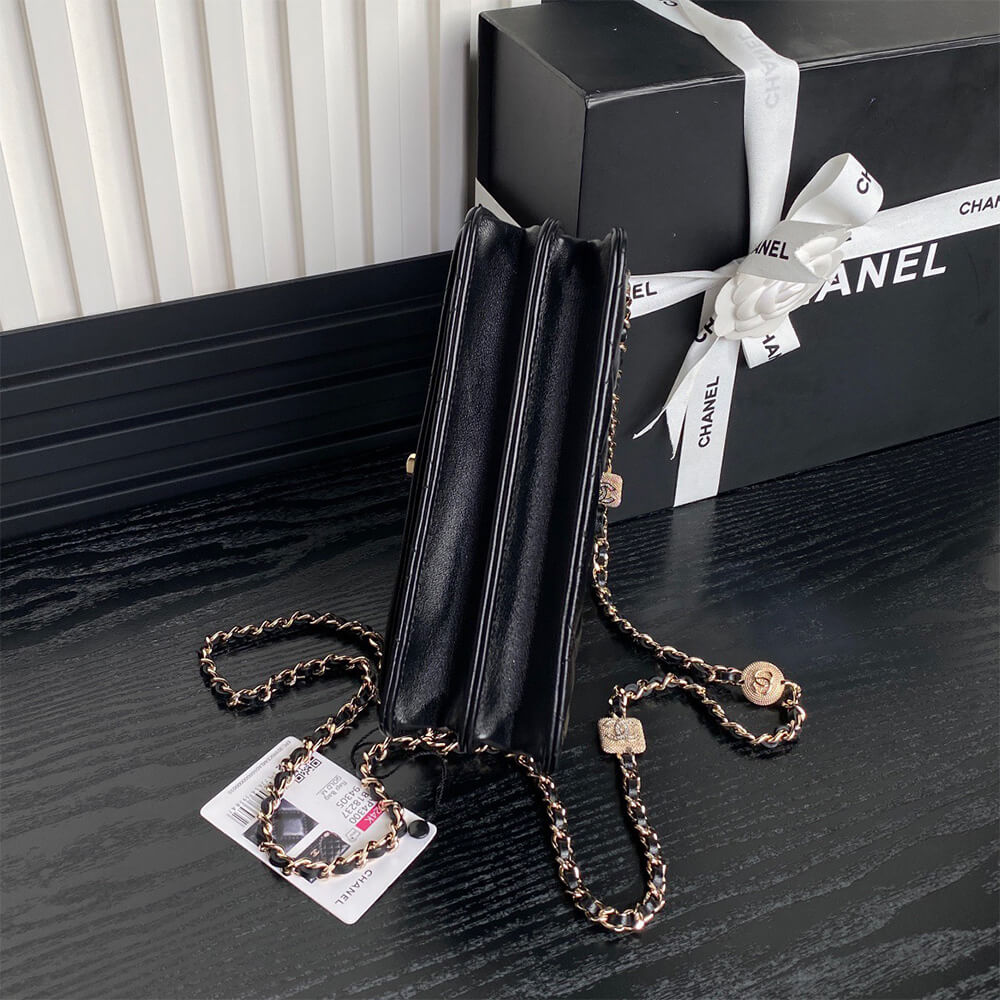 Chanel Clutch Bag With Chain - Replica Luxury Bags™