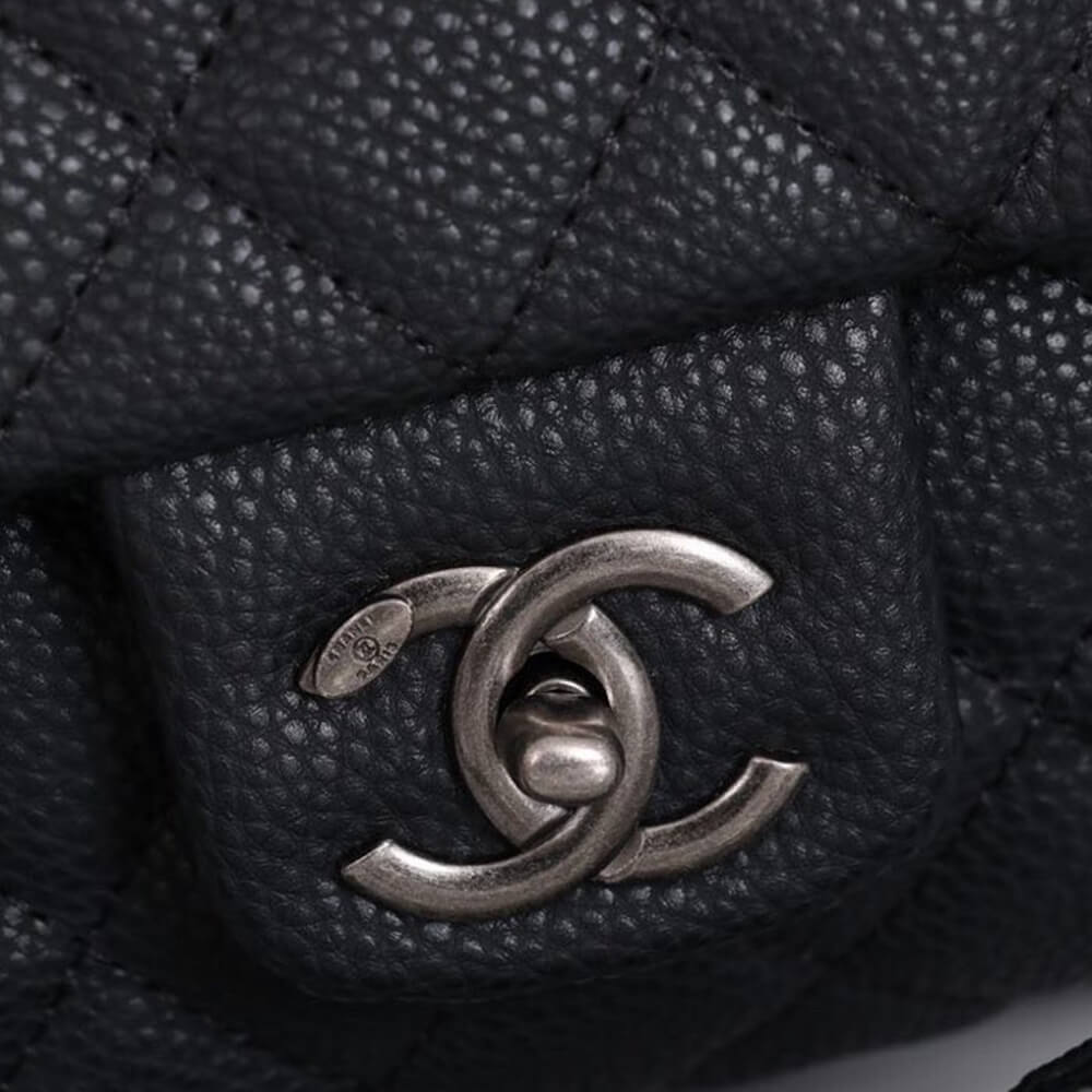 Chanel Travel Flap Bag Black - Replica Luxury Bags™