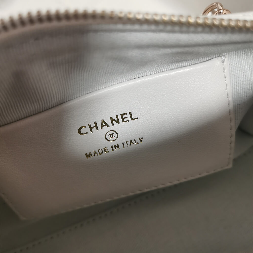 Chanel Clutch Bag with Chain - Replica Luxury Bags™