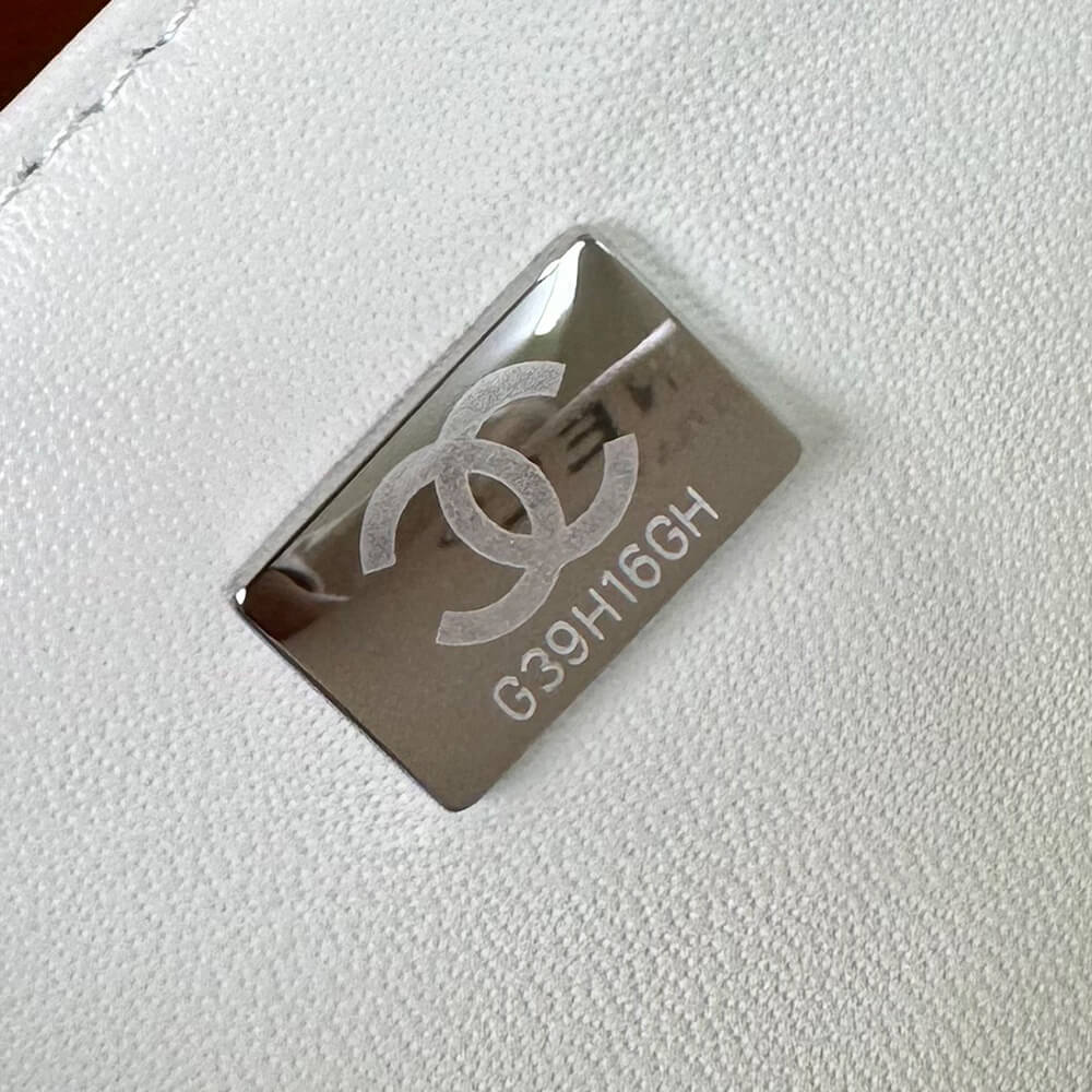 Chanel Classic Flap Handbag - Replica Luxury Bags™