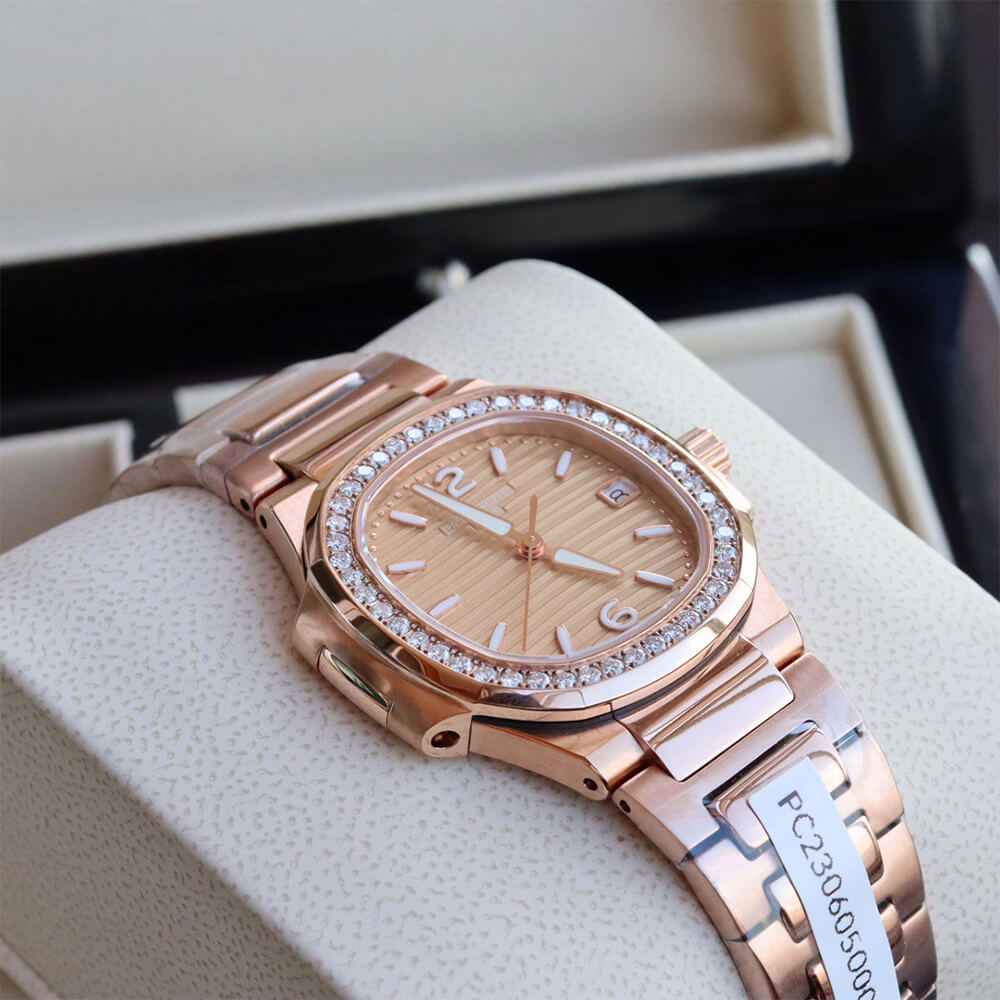 Patek Philippe Nautilus 7010/1R - Replica Luxury Bags™