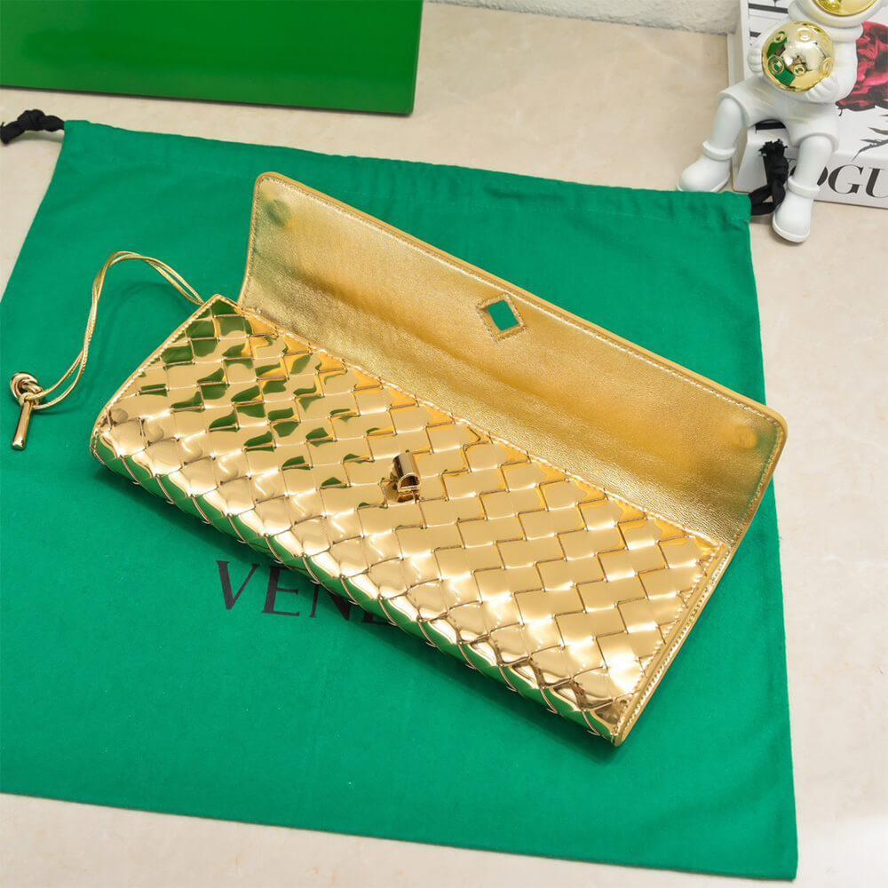 Bottega Veneta Andiamo Clutch Bag in Gold Leather - Replica Luxury Bags™