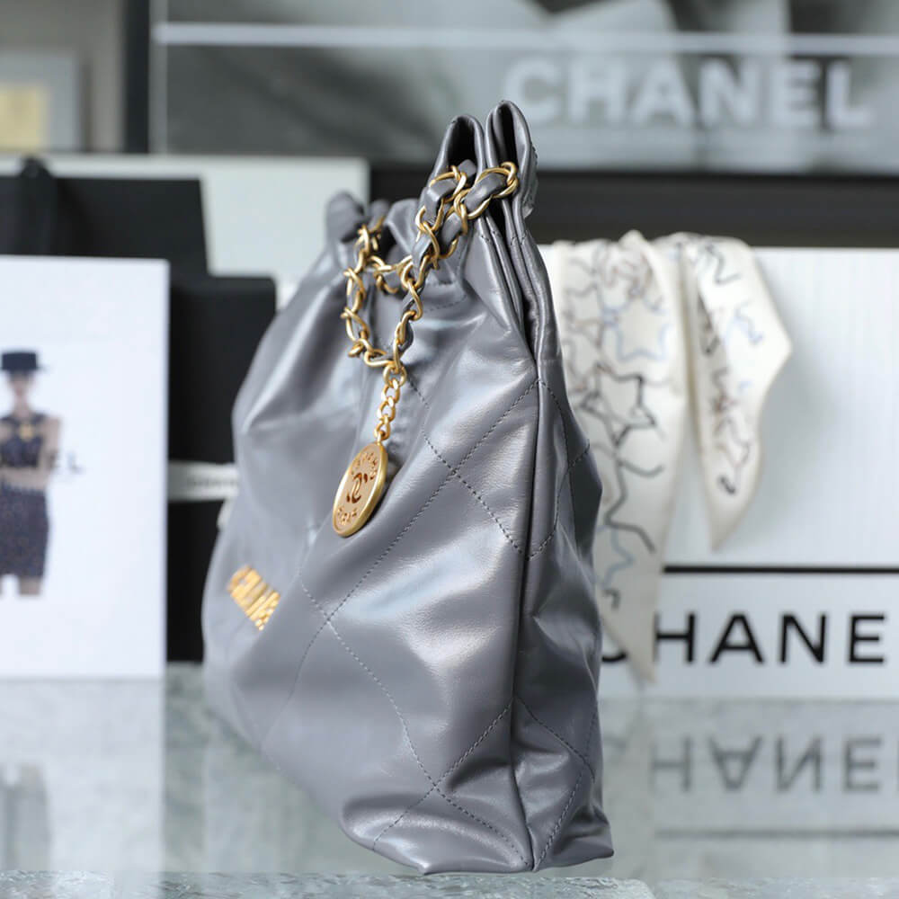 Chanel 22 Small Handbag - Replica Luxury Bags™