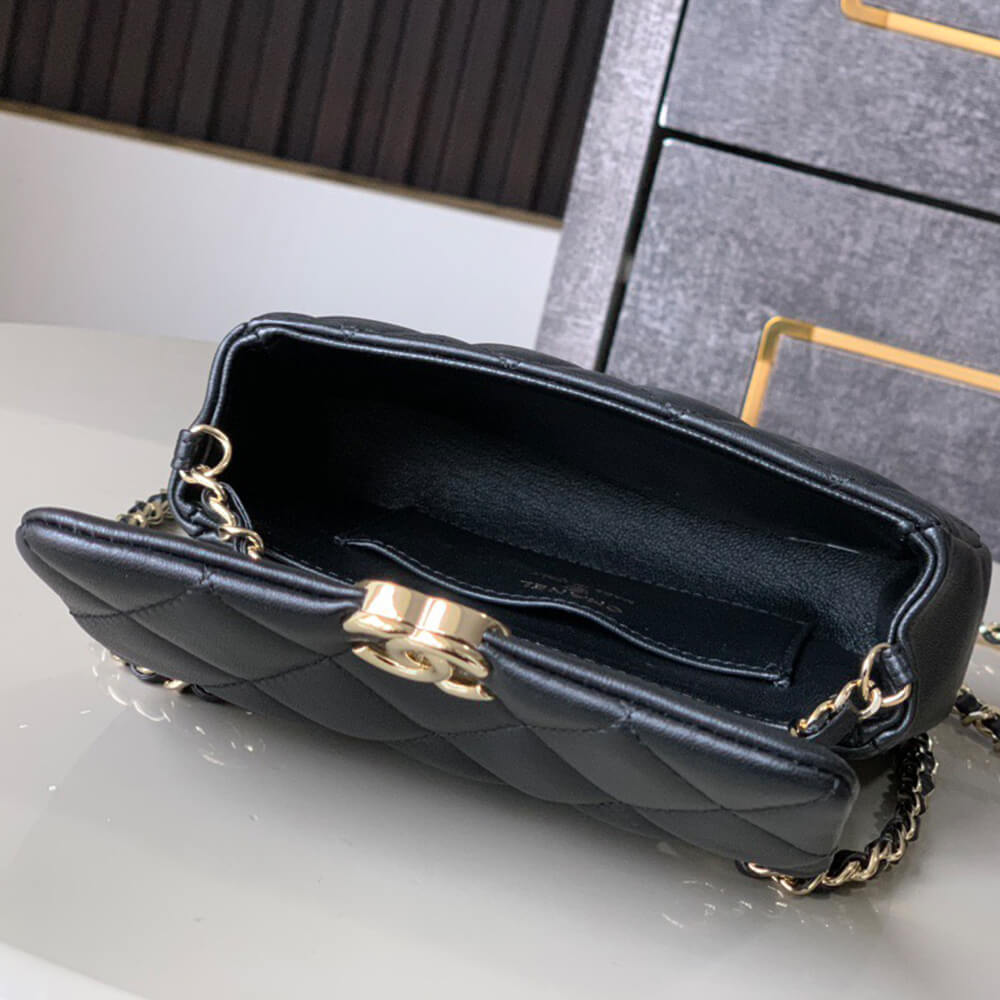 Chanel Clutch Bag with Chain - Replica Luxury Bags™