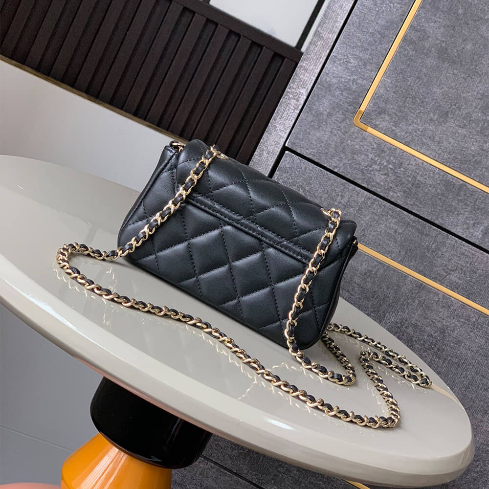Chanel Clutch Bag with Chain - Replica Luxury Bags™