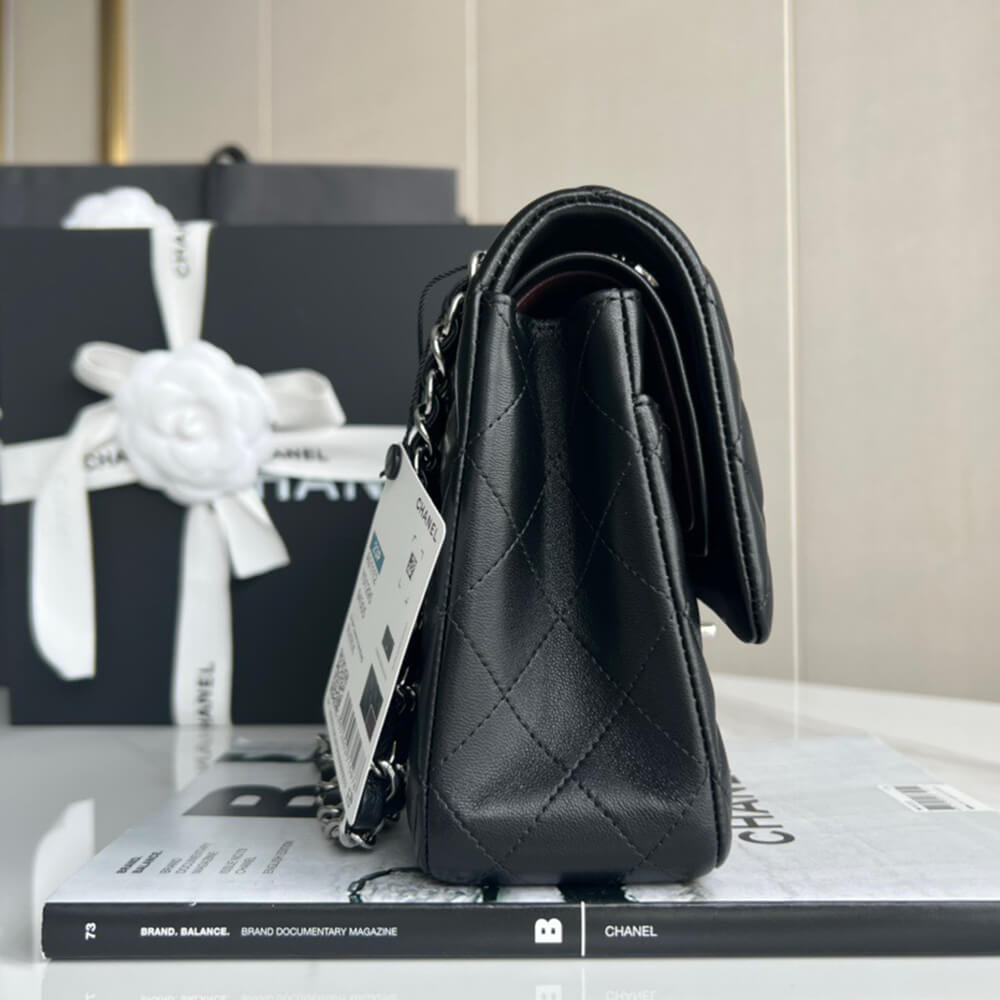 Chanel Classic Flap Handbag - Replica Luxury Bags™