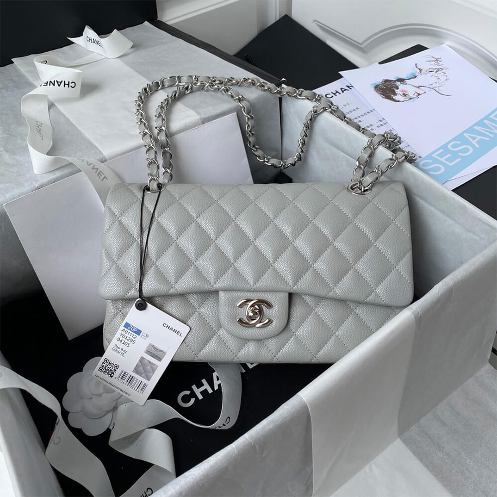 Chanel Classic Flap Handbag - Replica Luxury Bags™