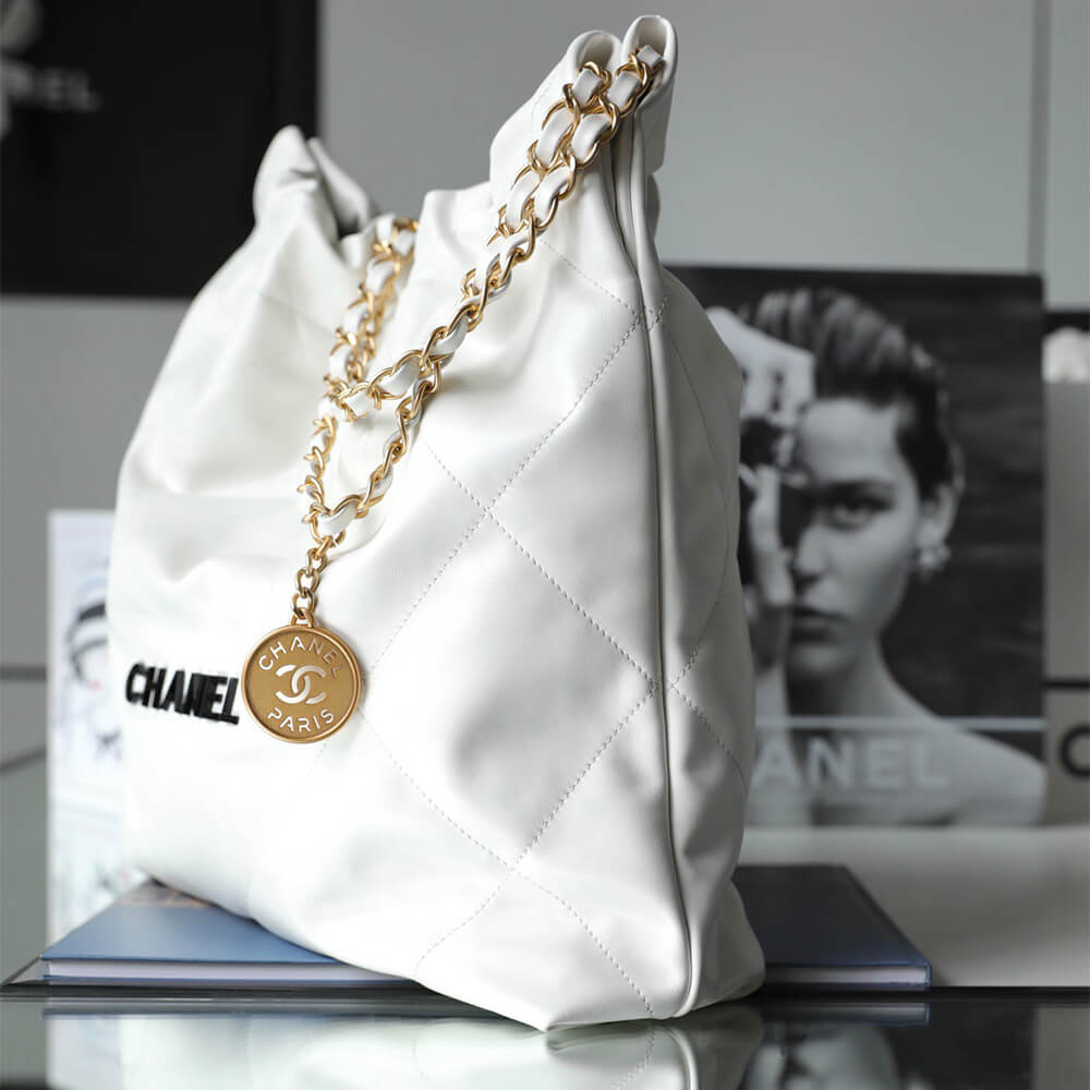 Chanel 22 Handbag - Replica Luxury Bags™