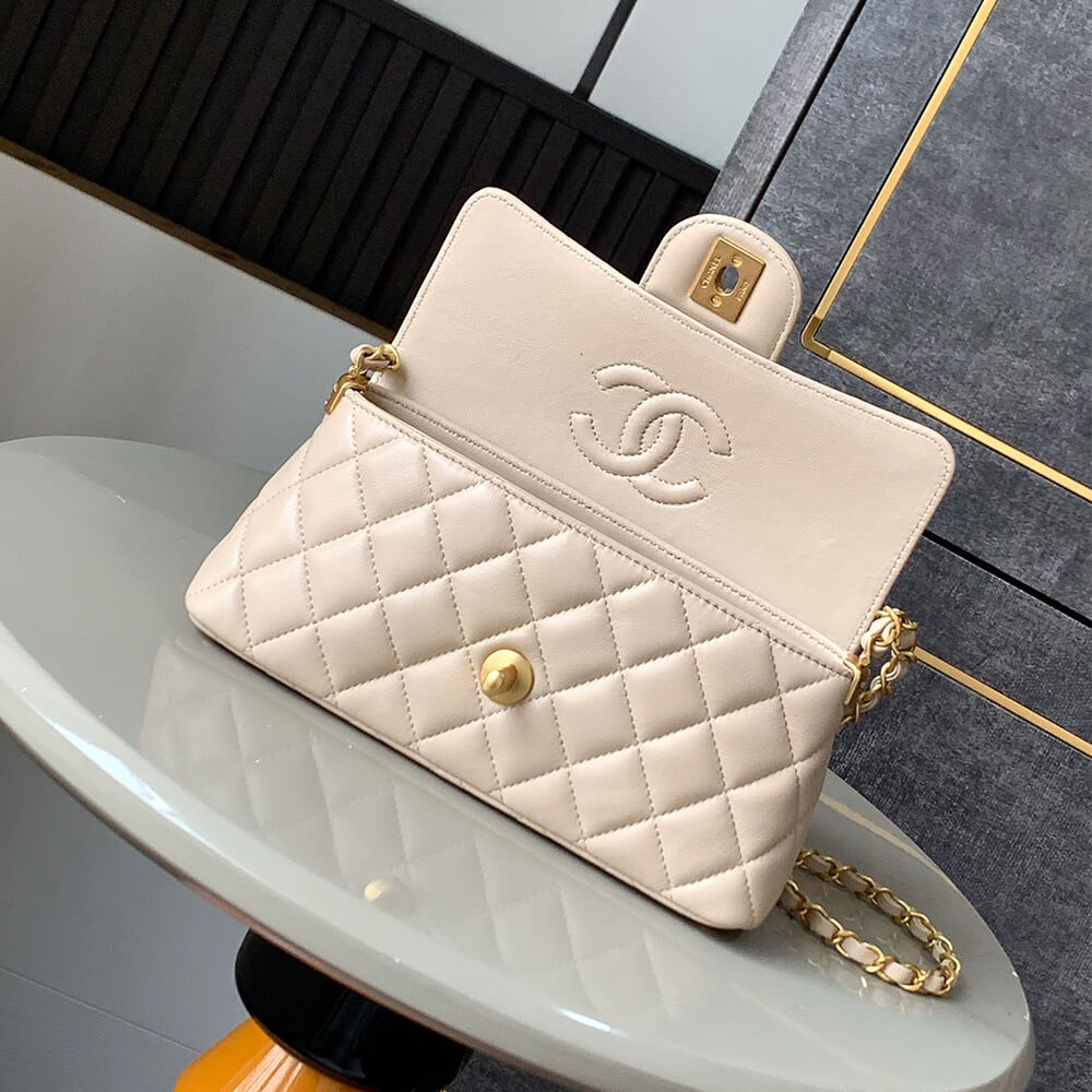 CHANEL Mini Flap Bag with Top Handle - Replica Luxury Bags™