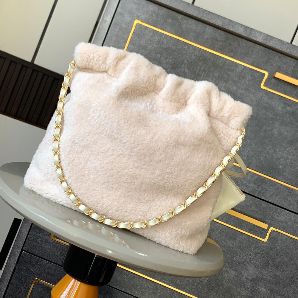 CHANEL 22 SMALL HANDBAG - Replica Luxury Bags™