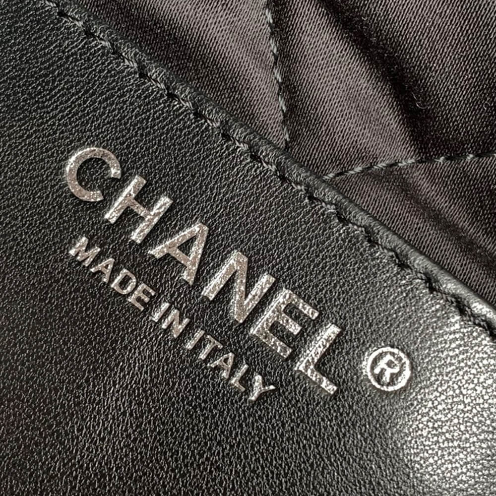 Chanel 22 Mini Handbag - Replica Luxury Bags™