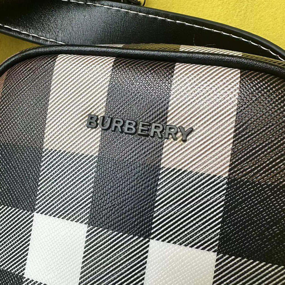 Burberry Vertical Paddy Bag - Replica Luxury Bags™