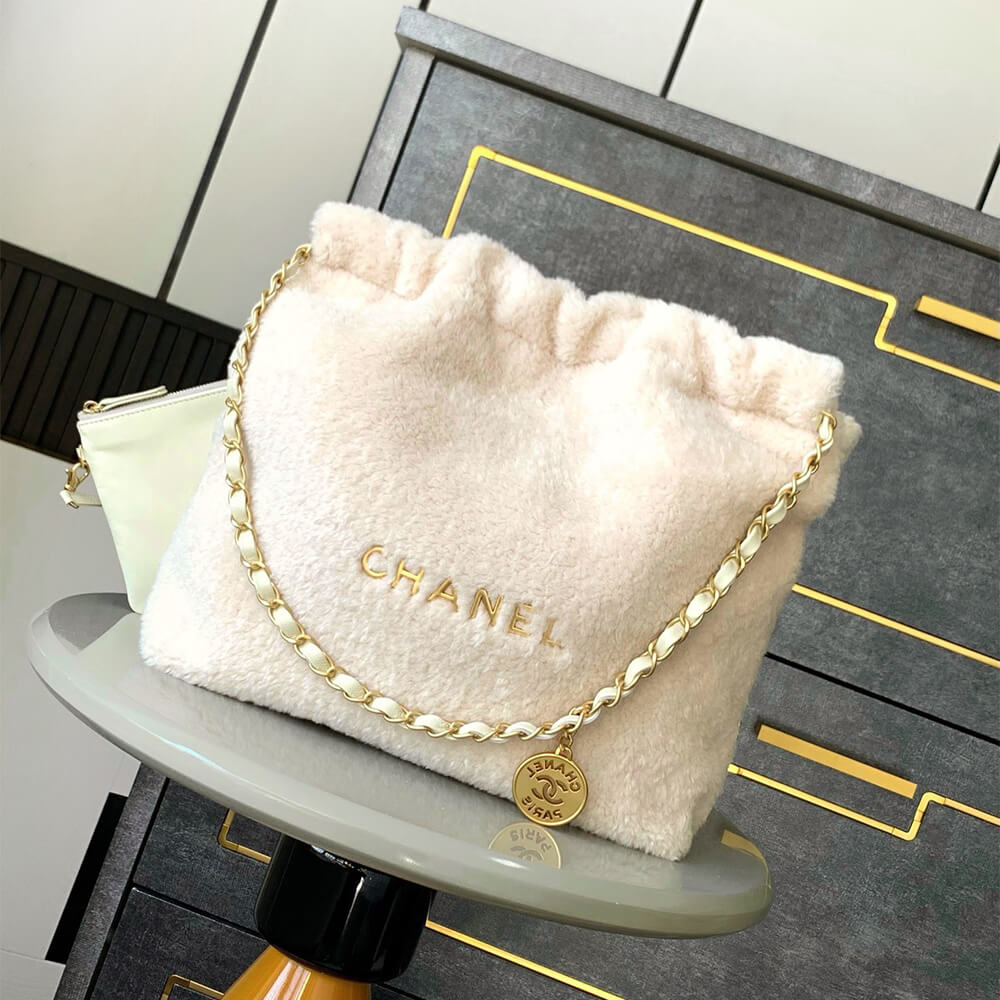 CHANEL 22 SMALL HANDBAG - Replica Luxury Bags™