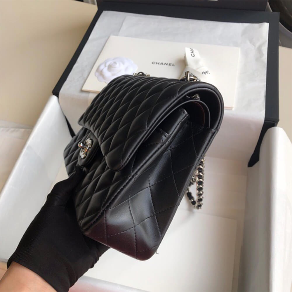 Chanel Medium Classic Flap Bag - Replica Luxury Bags™
