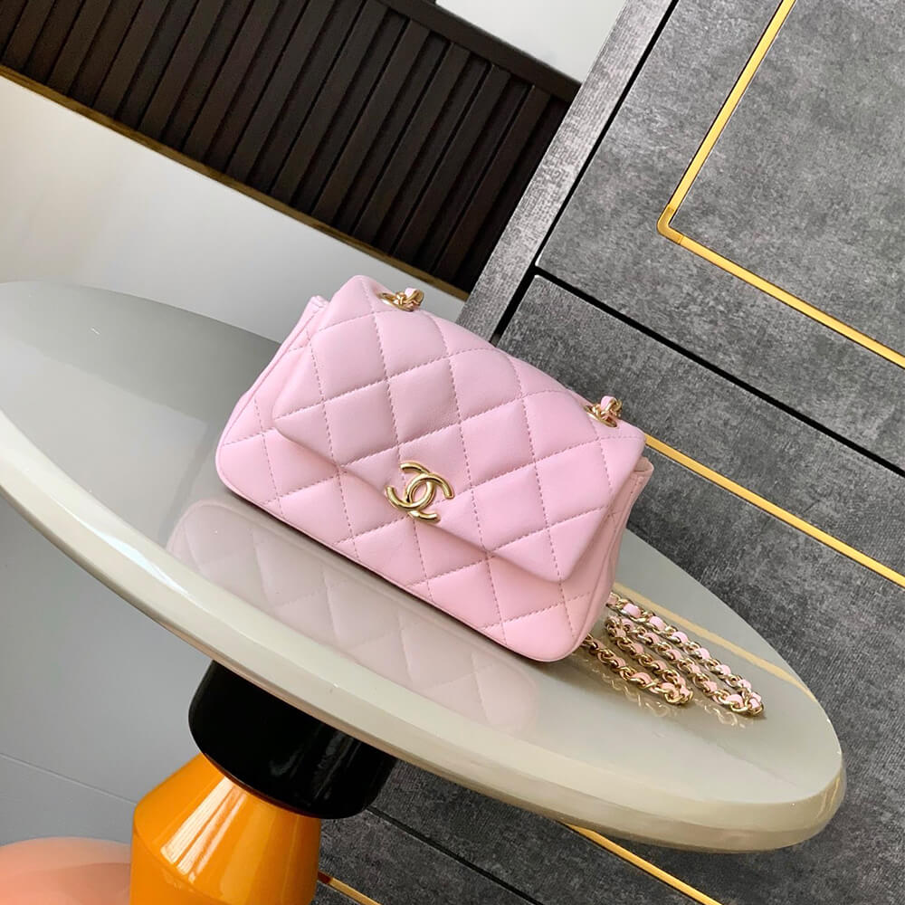Chanel Clutch Bag in Pink with Chain - Replica Luxury Bags™