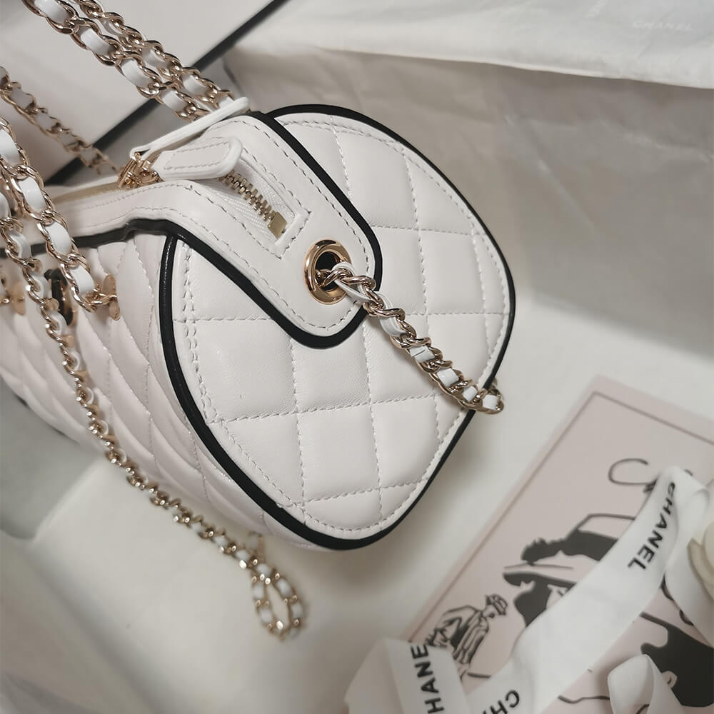 Chanel Clutch Bag with Chain - Replica Luxury Bags™