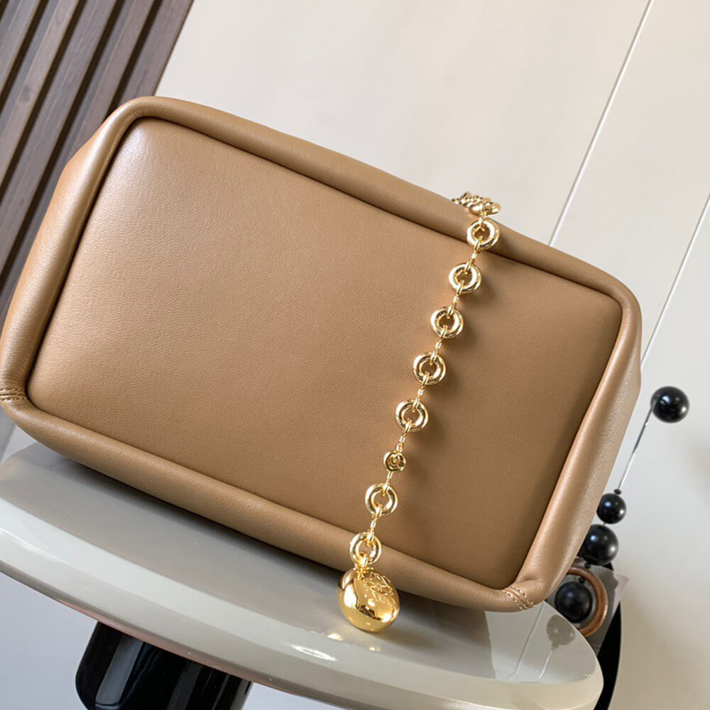 Loewe Medium Squeeze Bag in Nappa Lambskin - Replica Luxury Bags™