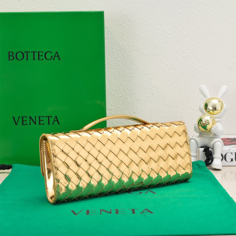 Bottega Veneta Andiamo Clutch Bag in Gold Leather - Replica Luxury Bags™