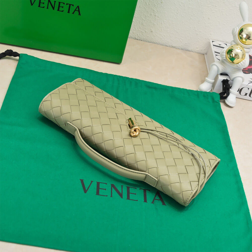 Bottega Veneta Andiamo Clutch Bag - Replica Luxury Bags™