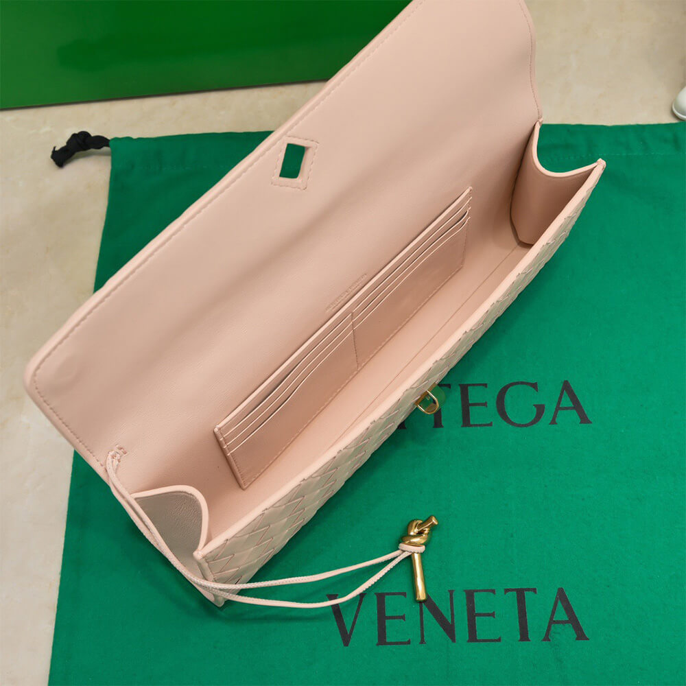 Bottega Veneta Andiamo Clutch Bag - Replica Luxury Bags™