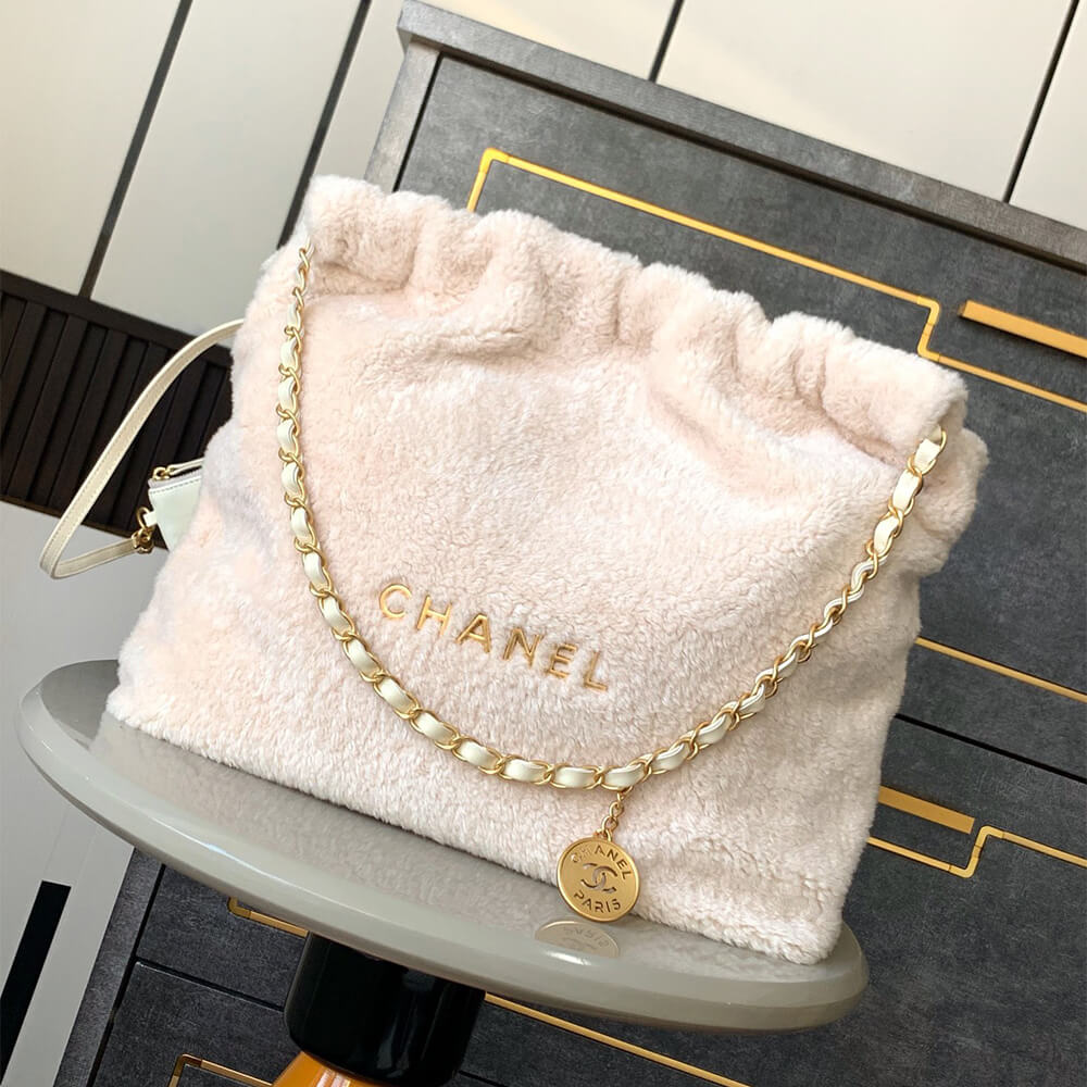 Chanel 22 Handbag - Replica Luxury Bags™