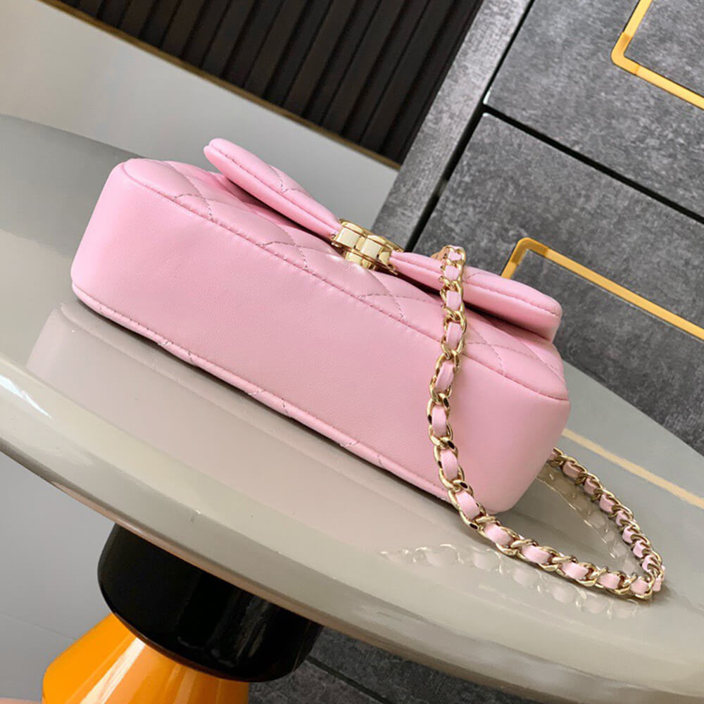 Chanel Clutch Bag in Pink with Chain - Replica Luxury Bags™