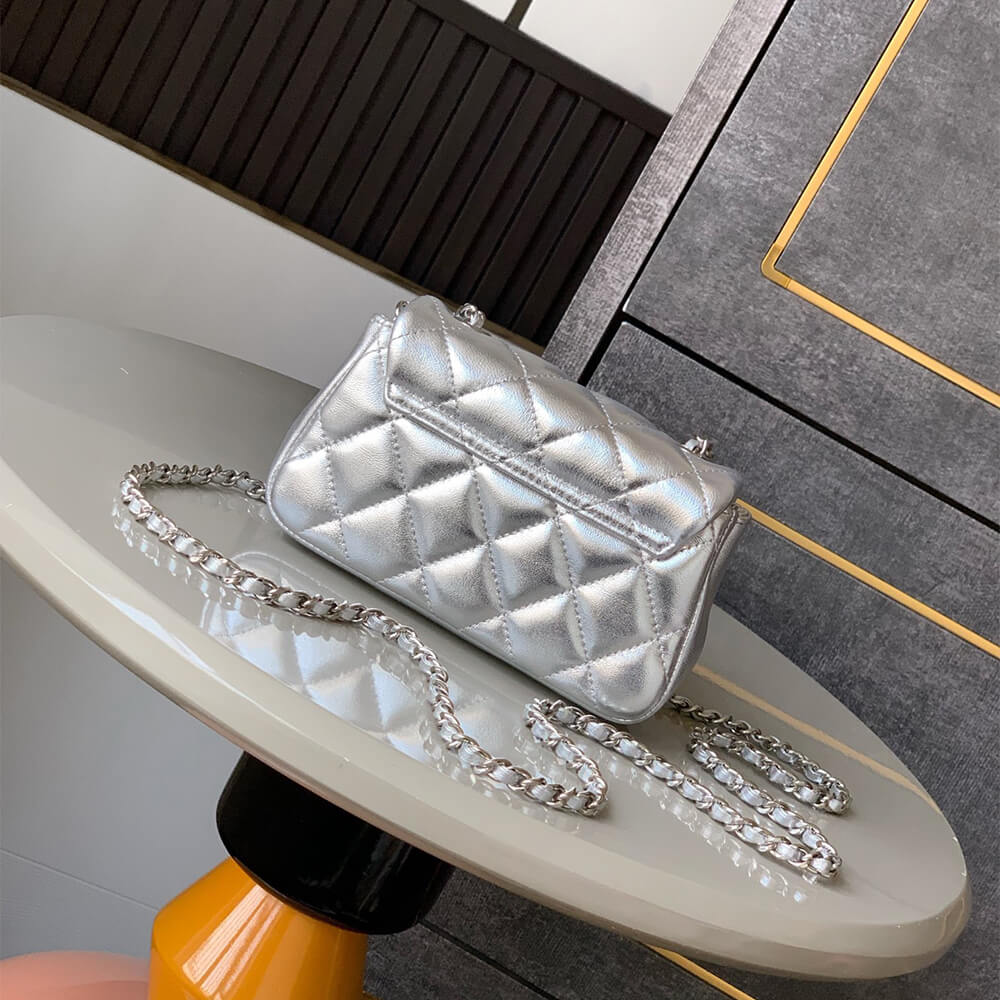 Chanel Clutch Bag with Chain - Replica Luxury Bags™