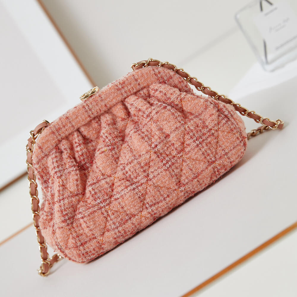 Chanel Clutch Bag with Chain - Replica Luxury Bags™